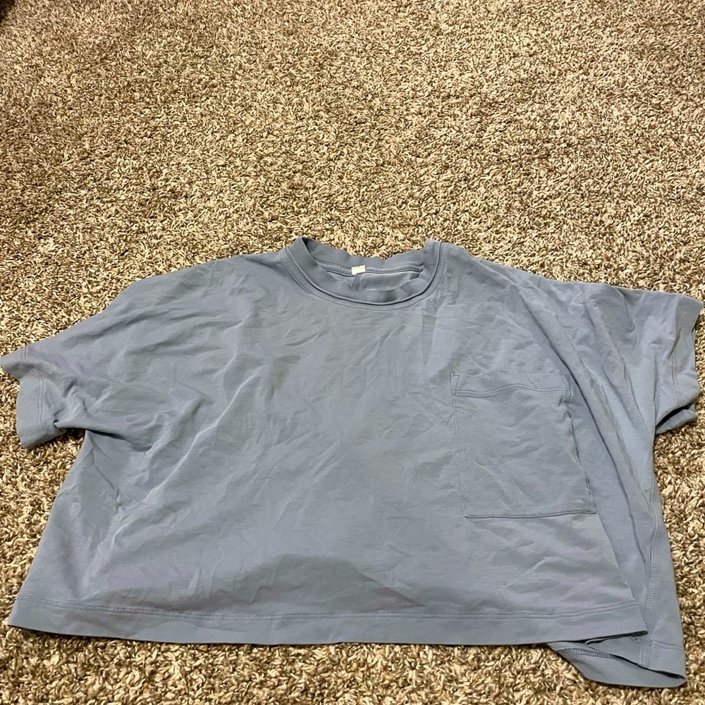 Lululemon over sized+cropped tee